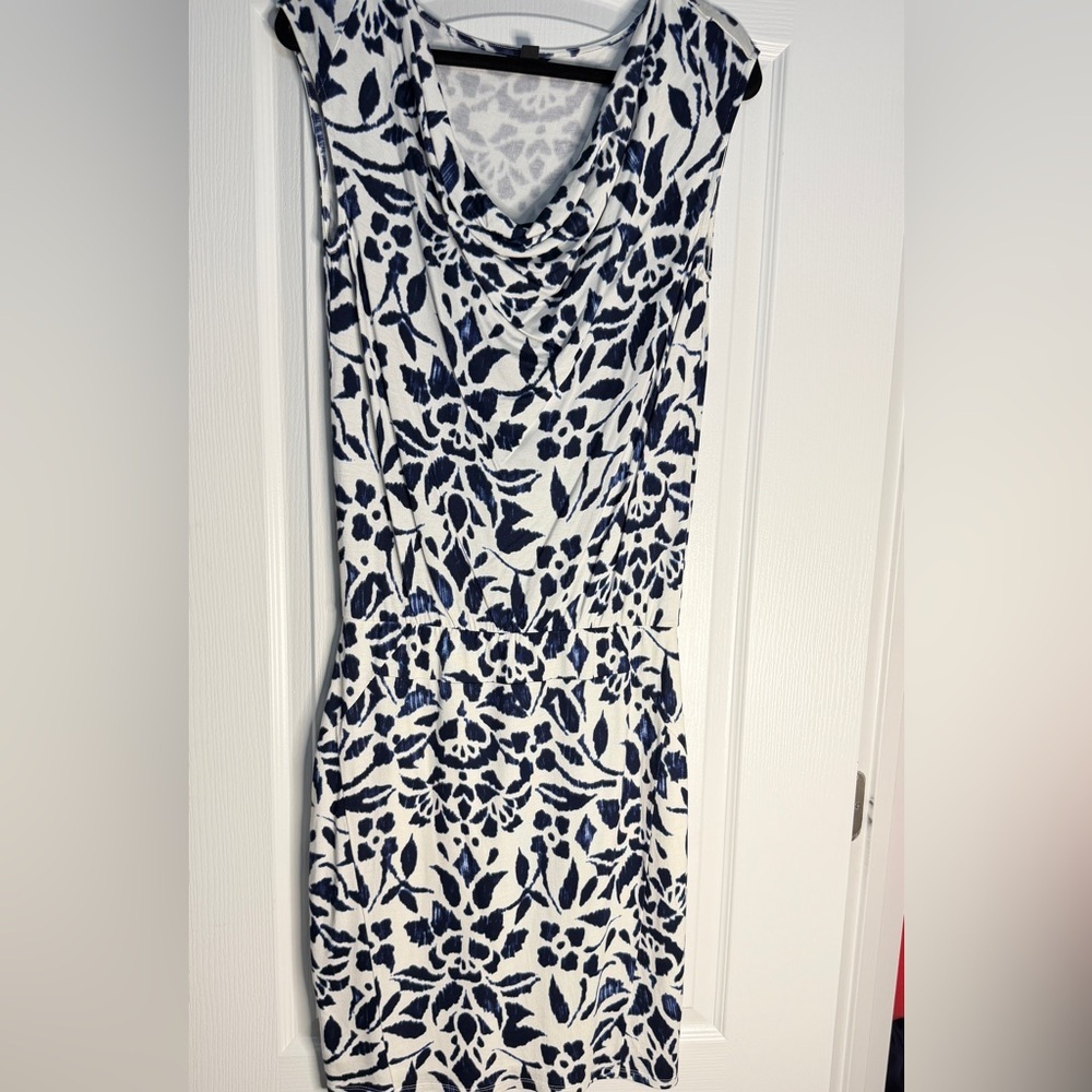 Ann Taylor Mid Dress Navy and White Floral, Size Medium - Picture 1 of 4